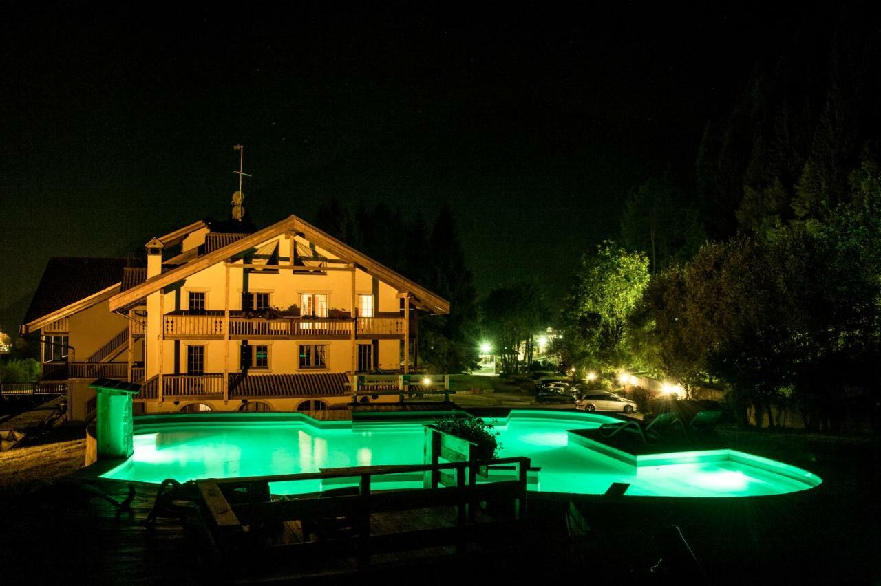 Holidays Dolomiti Apartment Resort Carisolo Exterior photo